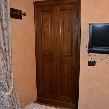 Hotel La Piazzetta 2*