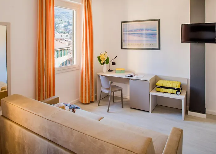 La Piazzetta Готель Рапалло