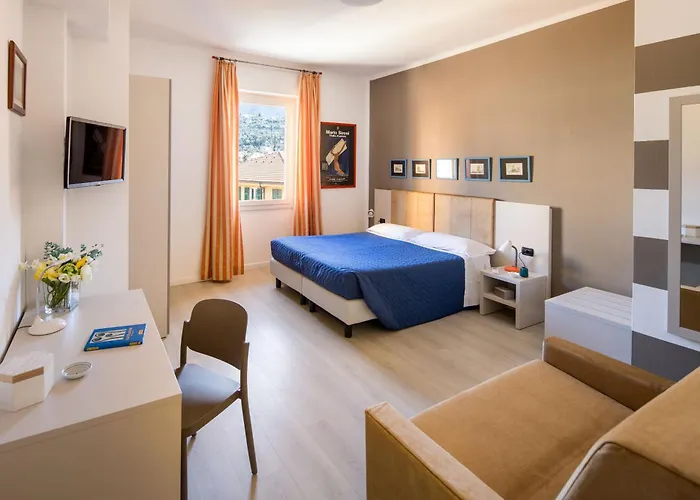 Otel La Piazzetta 2*